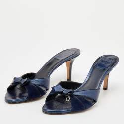 Pre Owned حذاء سلايد ديور سويدي وجلد أزرق كحلي لامع مزخرف فيونكة مقاس 39.5