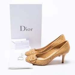 Pre Owned Dior Beige Laser Cut Leather Buckle Pumps Sie 37.5