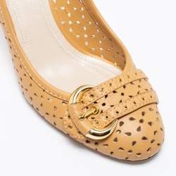 Pre Owned Dior Beige Laser Cut Leather Buckle Pumps Sie 37.5