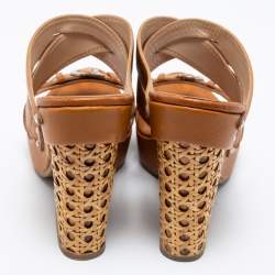 Pre Owned صندل سلايد ديور جلد بني كعب مربع سويك سيور متعاكسة مقاس 37.5