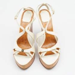 مملوكة مسبقًا صندل ديور جلد أوف وايت لامع كعب روكي فينيل نعل سميك مقاس 39.5