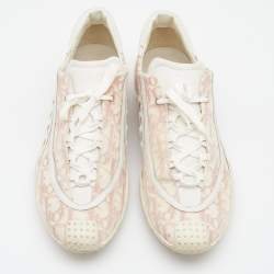 Pre Owned حذاء رياضي ديور جلد وكانفاس أبيض/وردي بعنق منخفض مقاس 40