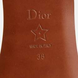 مملوكة مسبقًا Dior White Leather D Club Flat Sandals Size 38