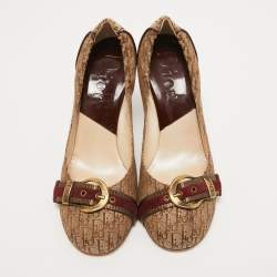 Pre Owned Dior Beige Canvas Buckle Scrunch Pumps Size 39