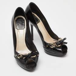 مملوكة مسبقًا حذاء كعب عالي ديور جلد أسود لامع مقدمة مفتوحة فيونكة مزين بسلسلة مقاس 39