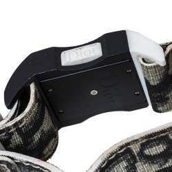 مملوكة مسبقًا ساعة يد نسائية ديور D100-321  ألومنيوم وكانفاس بيضاء 30 مم