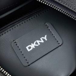 مملوكة مسبقًا DKNY Grey Leather Winston Crossbody Bag