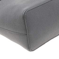 مملوكة مسبقًا DKNY Grey Leather Winston Crossbody Bag