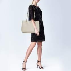 Pre Owned DKNY Light Beige Leather Bryant Park Chain Tote