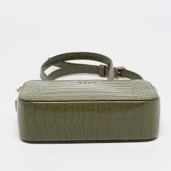 مملوكة مسبقًا حقيبة كروس دي كيه إن واي جلد منقوش بزخرفة التمساح أخضر زيتوني بسحاب مزدوج