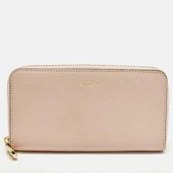 مملوكة مسبقًا DKNY Light Pink Leather Zip Continental Wallet