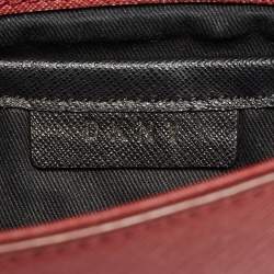 مملوكة مسبقًا حقيبة كروس دي كيه أن واي قلاب جلد أحمر داكن براينت بارك