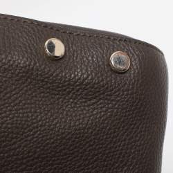 Pre Owned حقيبة بوسطن دي كي أن واي جلد رمادي مُزينة بالمسامير