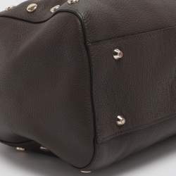 Pre Owned حقيبة بوسطن دي كي أن واي جلد رمادي مُزينة بالمسامير