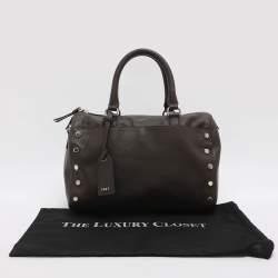 Pre Owned حقيبة بوسطن دي كي أن واي جلد رمادي مُزينة بالمسامير