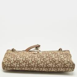 مملوكة مسبقًا DKNY Beige/Brown Signature Canvas and Leather Chain Shoulder Bag