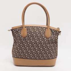 مملوكة مسبقًا حقيبة دي كي إن واي ساتشيل قماش وتفاصيل جلد بيج