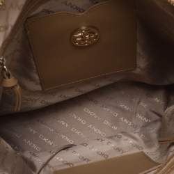 مملوكة مسبقًا حقيبة دي كي إن واي ساتشيل قماش وتفاصيل جلد بيج