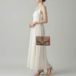 Pre Owned حقيبة كتف دي كي إن واي إيلا كبيرة قماش بنمط الشعار بني/بيج وجلد