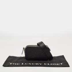 Pre Owned حقيبة كاميرا دي كي إن واي جلد أسود بنقشة شعار بارز