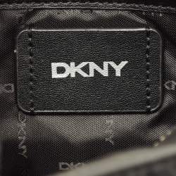 Pre Owned حقيبة كاميرا دي كي إن واي جلد أسود بنقشة شعار بارز