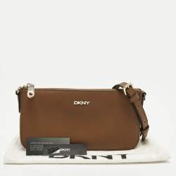 Pre Owned حقيبة كروس دي كي إن واي جلد بني بسحاب