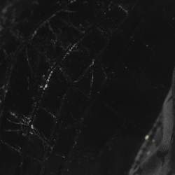 Pre Owned حقيبة كروس دي كيه إن واي جلد منقوش بأسلوب جلد التمساح باللون الأسود