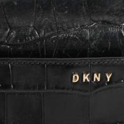 Pre Owned حقيبة كروس دي كيه إن واي جلد منقوش بأسلوب جلد التمساح باللون الأسود