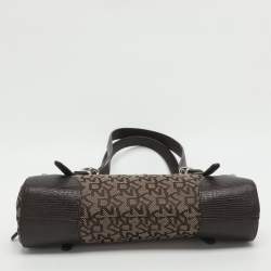 Pre Owned حقيبة ساتشل دي كي إن واي بنقش البني على القماش وجلد مطبوع بنقشة السحلية