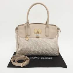 Pre Owned Dkny Heritage Lock Light Beige Signature Canvas and Leather Tote
