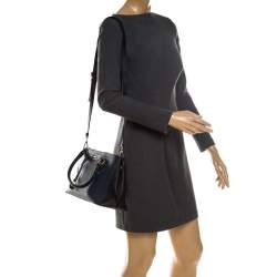 Pre Owned حقيبة يد دي كي أن واي جلد فاخر سوداء/ زرقاء