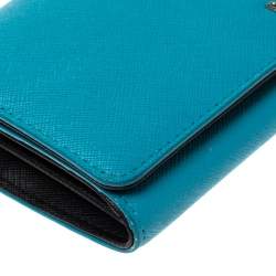 Pre Owned محفظة دي كيه إن واي "كونتينينتال" قلاب جلد أزرق سماوي 