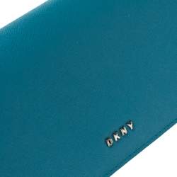 Pre Owned محفظة دي كيه إن واي "كونتينينتال" قلاب جلد أزرق سماوي 