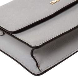 مملوكة مسبقًا حقيبة كتف دي كيه إن واي سلسلة جلد رصاصي