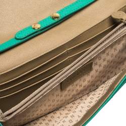 Pre Owned Dkny Green Leather Flap Wallet on Chain