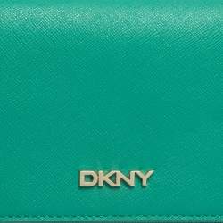 Pre Owned Dkny Green Leather Flap Wallet on Chain
