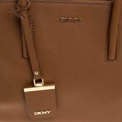 Pre Owned حقيبة دي كيه إن واي ساتشيل سحاب مزدوج جلد بني
