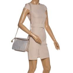 Pre Owned حقيبة كتف دي كيه أن واي قلاب كانفاس مقوى مطبوع شعار الماركة و جلد أبيض و بيج