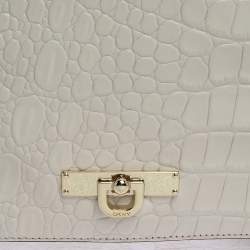 مملوكة مسبقًا حقيبة كتف دي كيه إن واي قلاب جلد نقشة التمساح أبيض