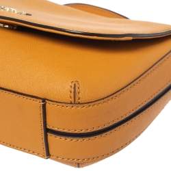 Pre Owned حقيبة كروس دي كيه إن واي "بريانت بارك" جلد مُسترده