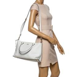 Pre Owned DKNY White Leather Bryant Park Zip Tote