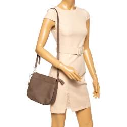 Pre Owned حقيبة كتف دي كي إن واي جلد بني