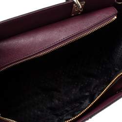 مملوكة مسبقًا Dkny Burgundy Leather Logo Plague Zip Tote