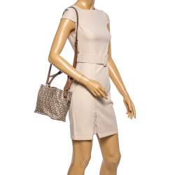 Pre Owned Dkny Beige/Brown Signature Coated Canvas and Leather Bryant Bucket Bag