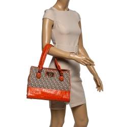 Pre Owned حقيبة دي كي إن واي جلد نقشة التمساح برتقالي وبيج بالشعار