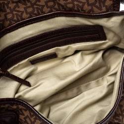 Pre Owned حقيبة دي كي إن واي كانفاس بني بالشعار وجلد نقشة التمساح بقفل دوار