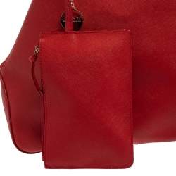 Pre Owned حقيبة شوبر دي كي إن واي جلد أحمر بسحاب جانبي