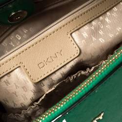 مملوكة مسبقًا حقيبة دي كي أن واي دونا كاران جلد أخضر بسحاب مزدوج