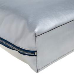 Pre Owned حقيبة دي كي إن واي جلد أزرق/فضي بسحاب جانبي