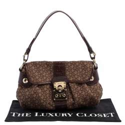 مملوكة مسبقًا Dkny Brown Signature Canvas and Croc Embossed Leather Push Lock Flap Hobo